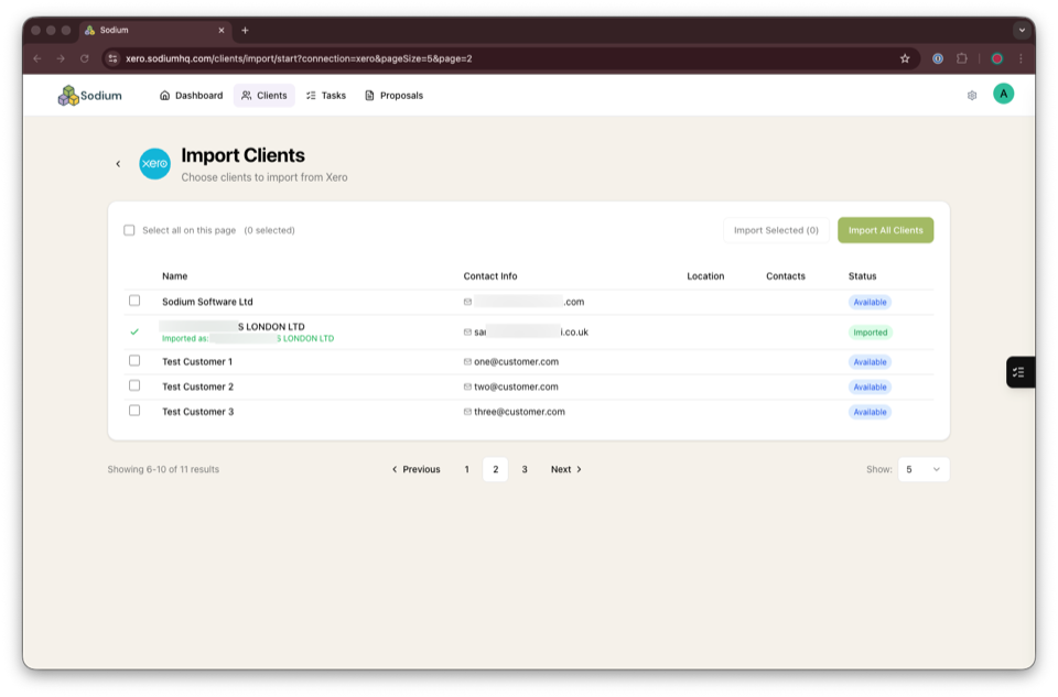 Import screen showing available Xero contacts with import status